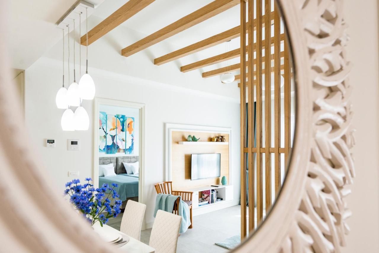 Lustica Apartman *