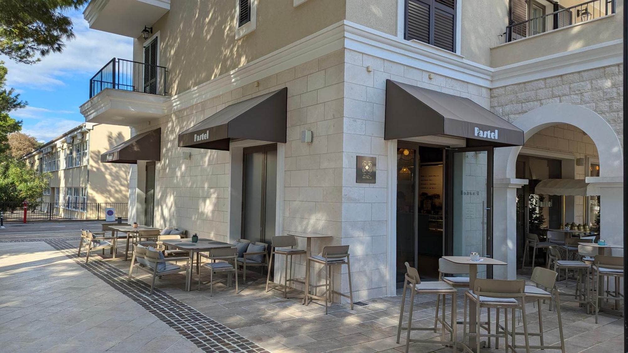 Lustica Apartman *